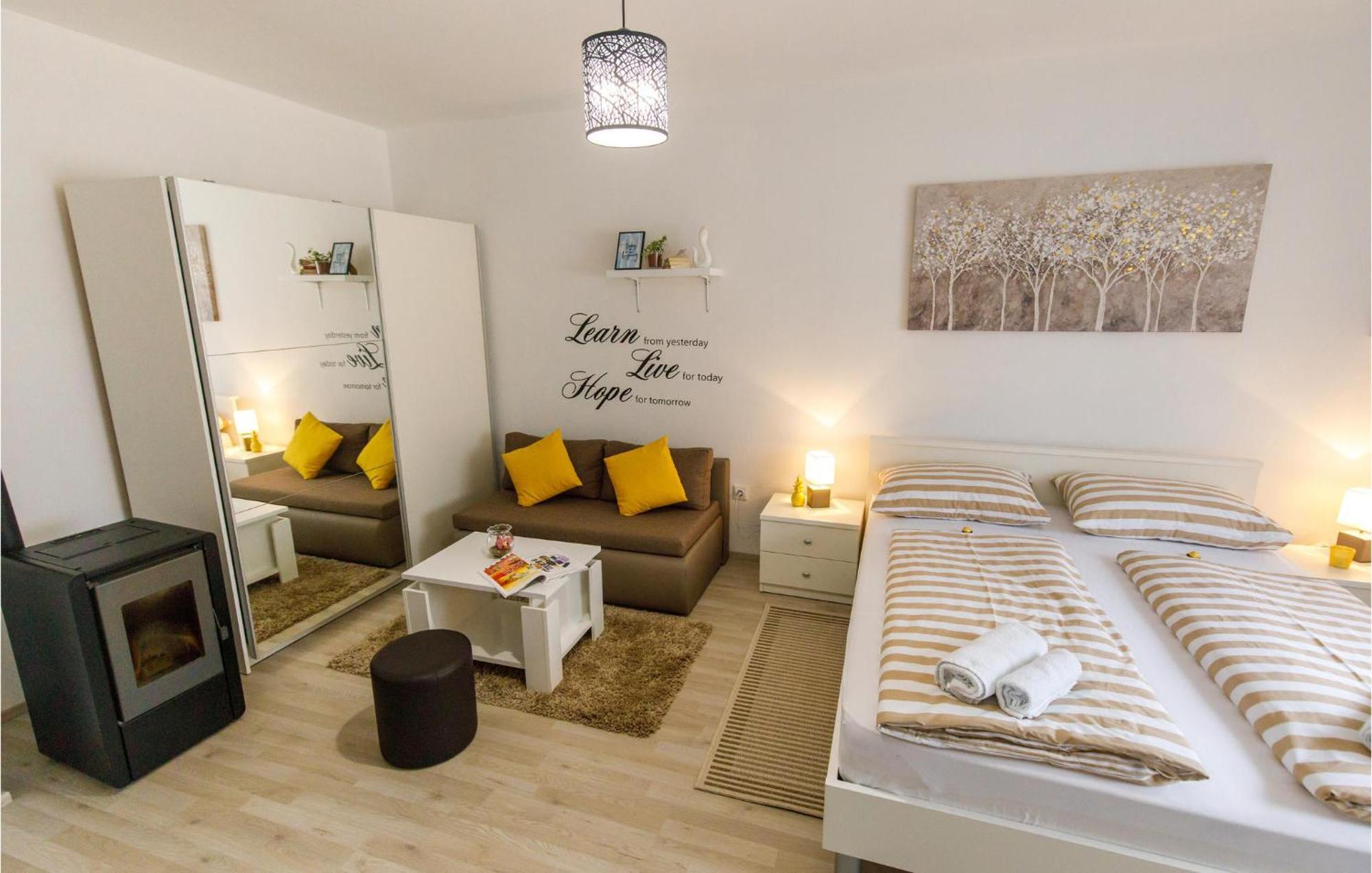 Gorgeous Home In Knin With Kitchen Kovacic Exteriér fotografie