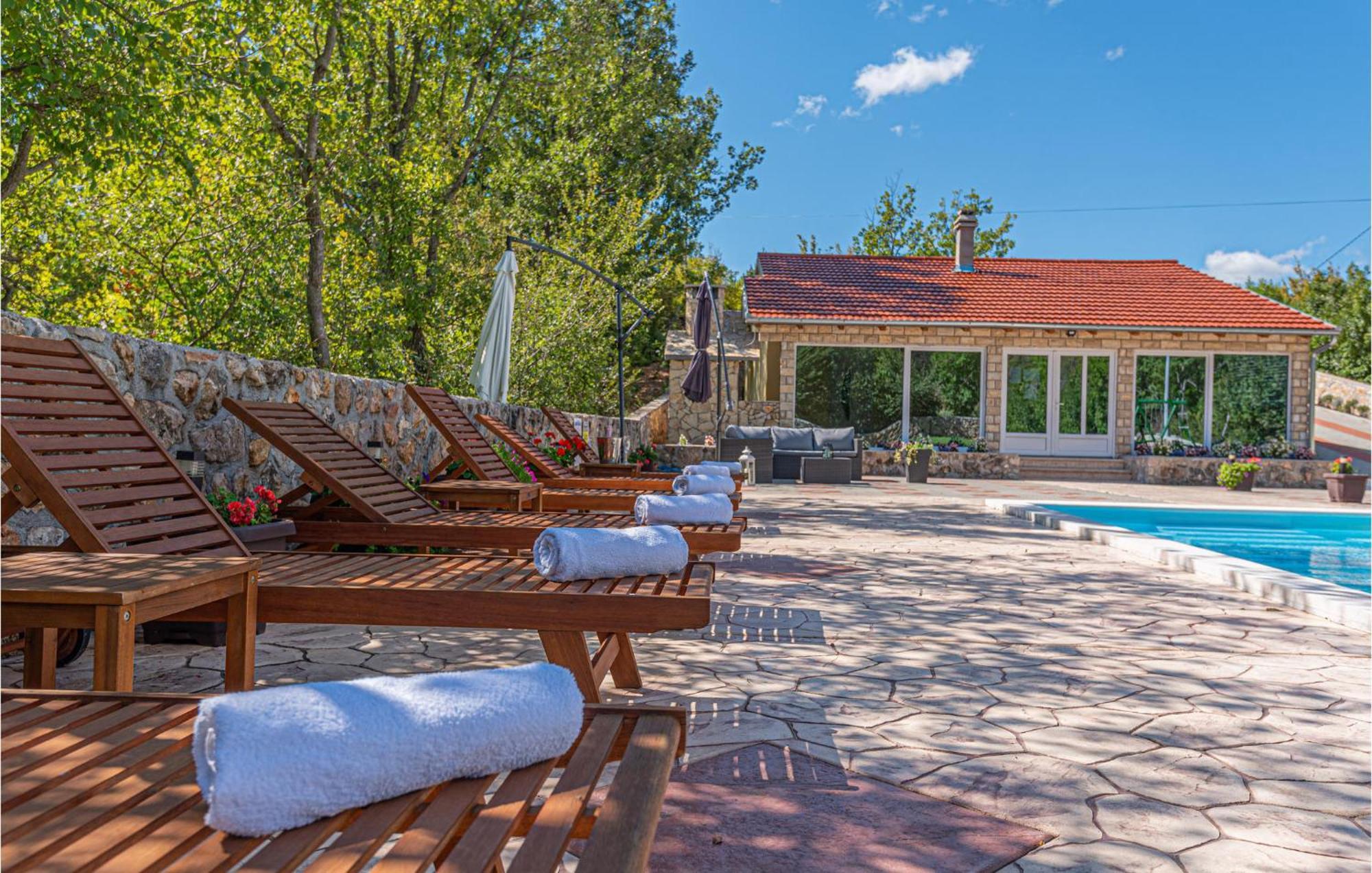Gorgeous Home In Knin With Kitchen Kovacic Exteriér fotografie